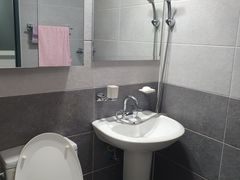 Newly built 1.5-room apartment in front of Du 6th image