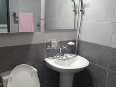 Newly built 1.5-room apartment in front of Du 6th image