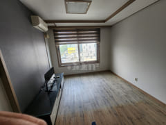 Unit 203, Two-Room Apartment, Cheongdang-dong 5th image