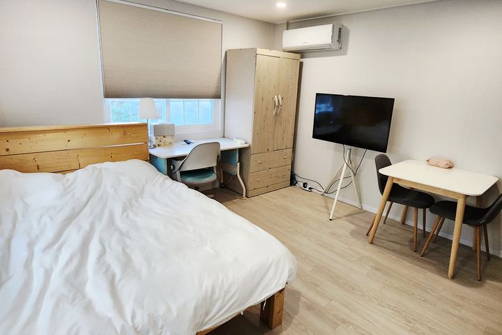 Chic & Cozy Accommodation 103 in Downtown Jun 1th image