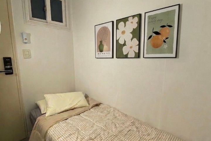 Mini-room with an internal window 0th image