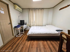 Studio apartment, 15 minutes from Yeungnam Un 0th image