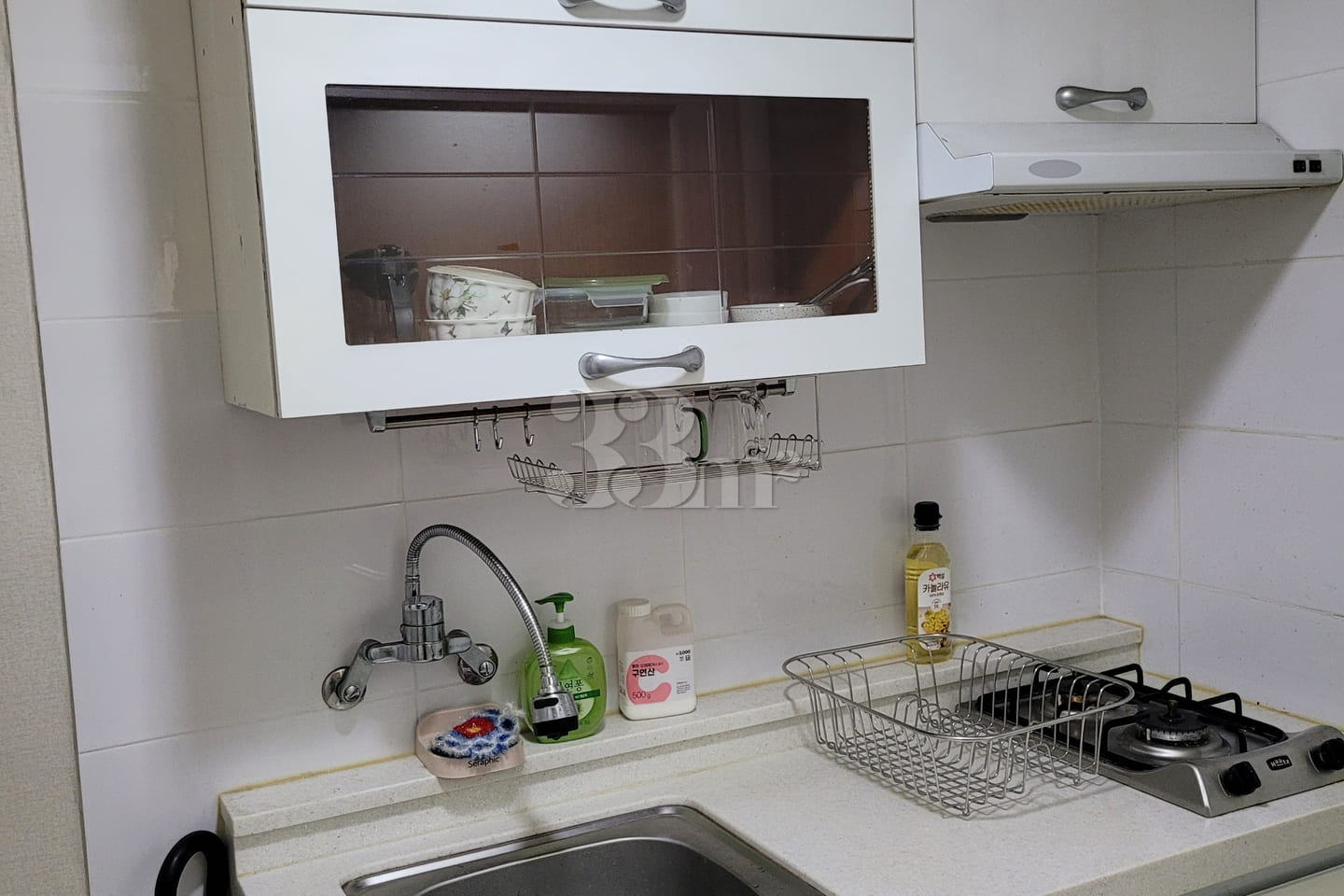 Fully furnished luxury studio apartment near  6th image