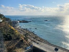 Mountains, rivers, and the sea at a single gl 4th image