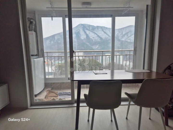 A room with a view. 방 이미지