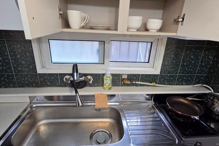Fully renovated two-room unit in Dowon-dong 2th image