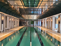 High-end hotel-style suite 11th image