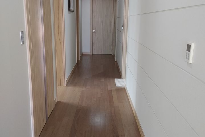 Spacious 3-bedroom apartment in Cheongna, Inc 7th image