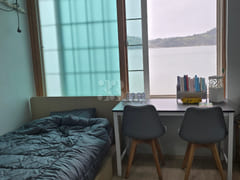 Short-term rental with a sea view in Sacheon, 1th image