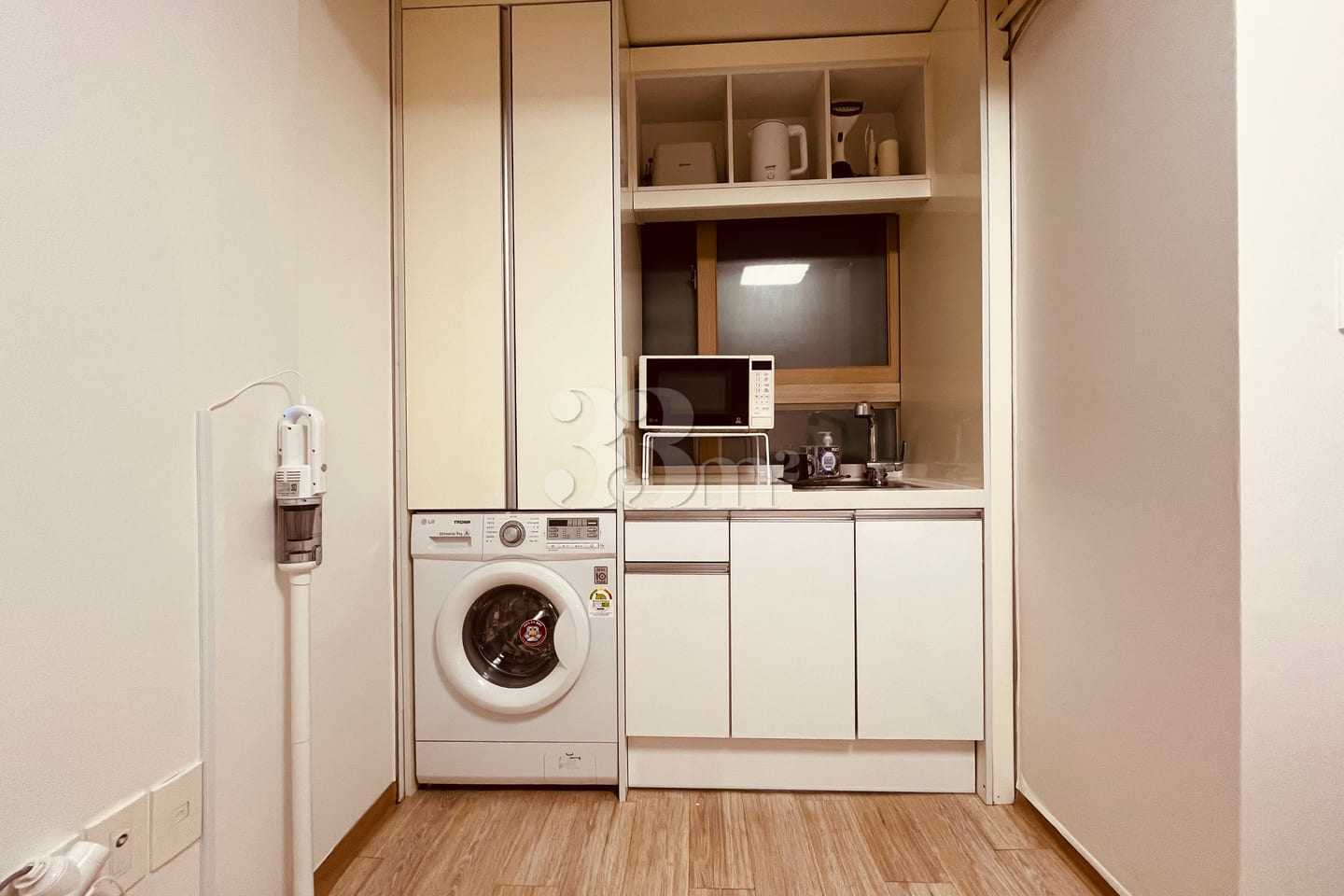 2-minute walk from Sinchon Station (Line 2) 8th image