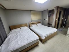 Seohyeon Hostel, Room 701 0th image