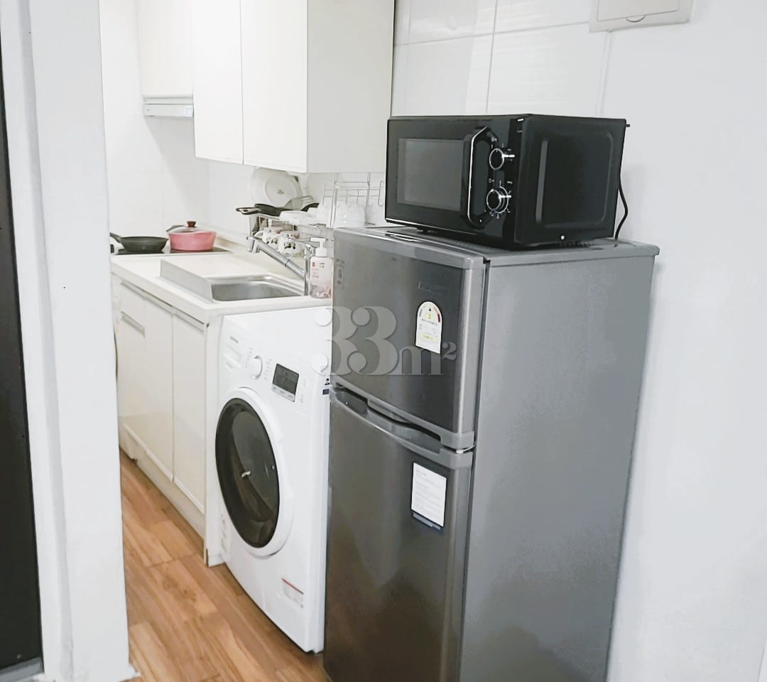Clean studio apartment near the station 25 6th image