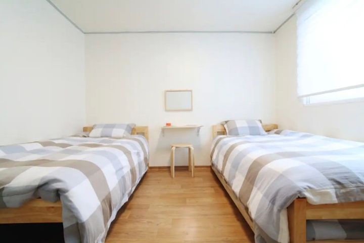 Two-room apartment, 5-minute walk from Seoul  0th image