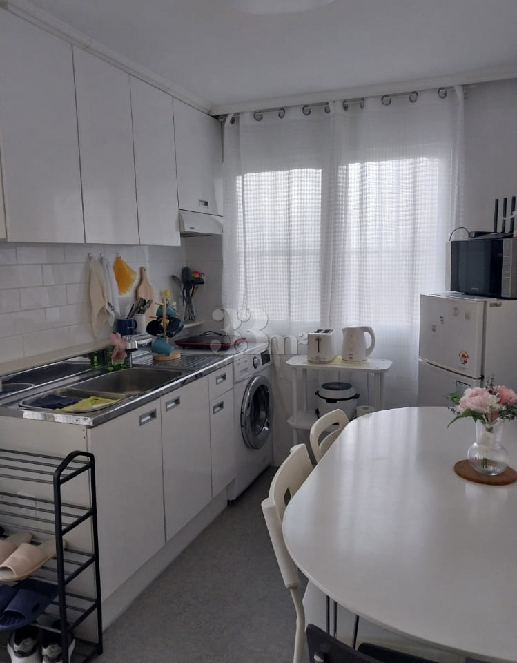 #10 Hapjeong Hongdae 2-room 3-bed 18th image