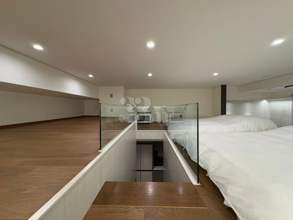Spacious Loft near COEX 10th image