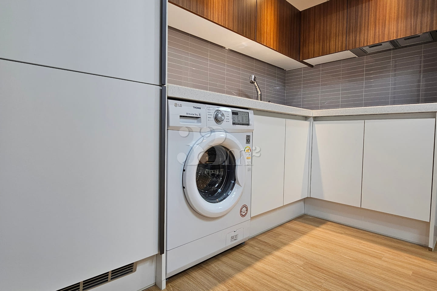Newly built 2-room unit on the 8th floor near 1th image