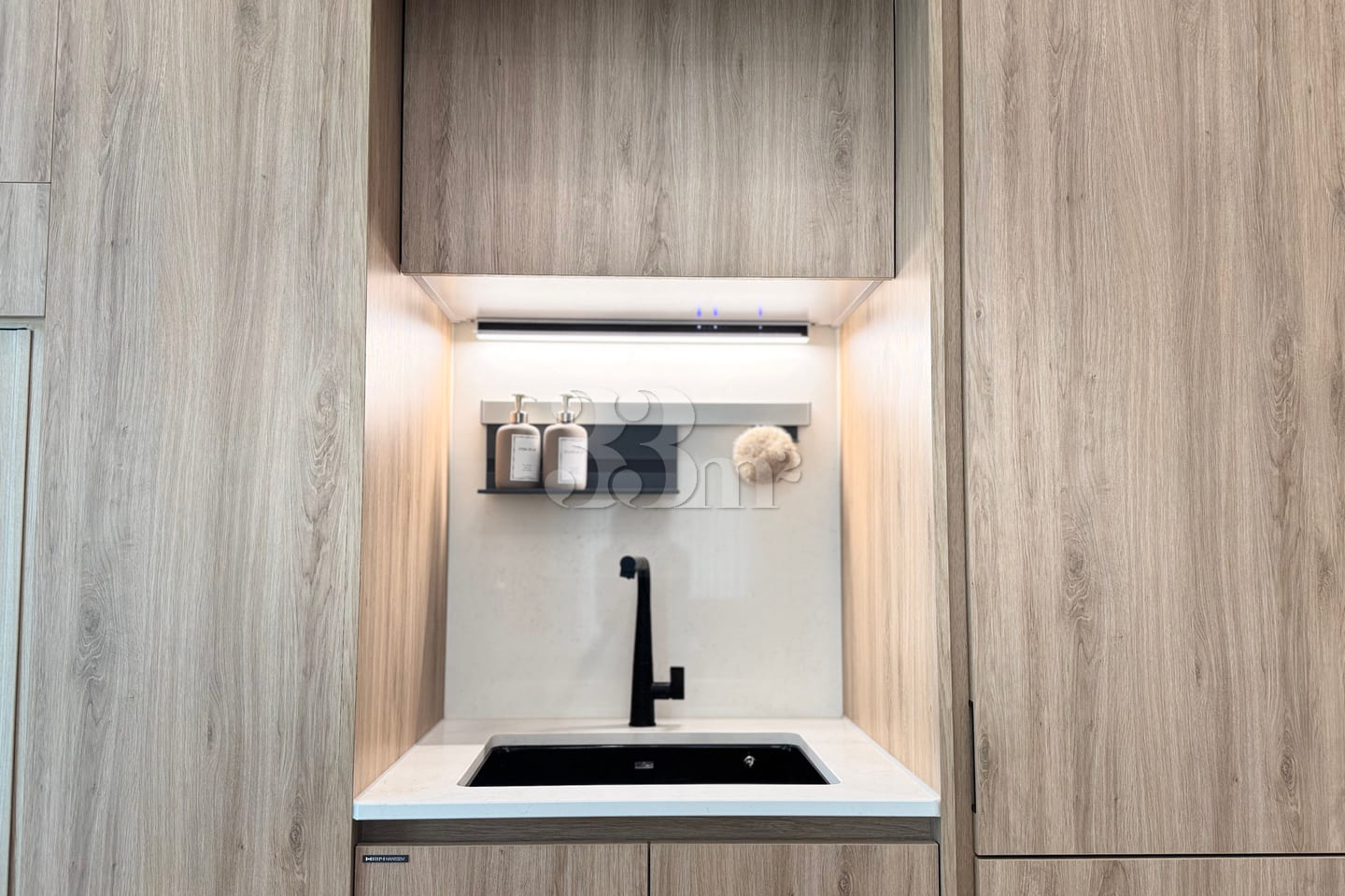 Luxury 10th-floor unit in the city center 2th image