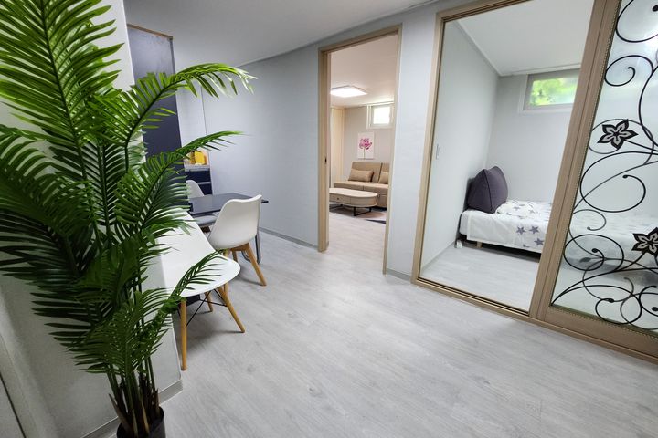 Two-room apartment 350m from Sagajeong Statio 5th image