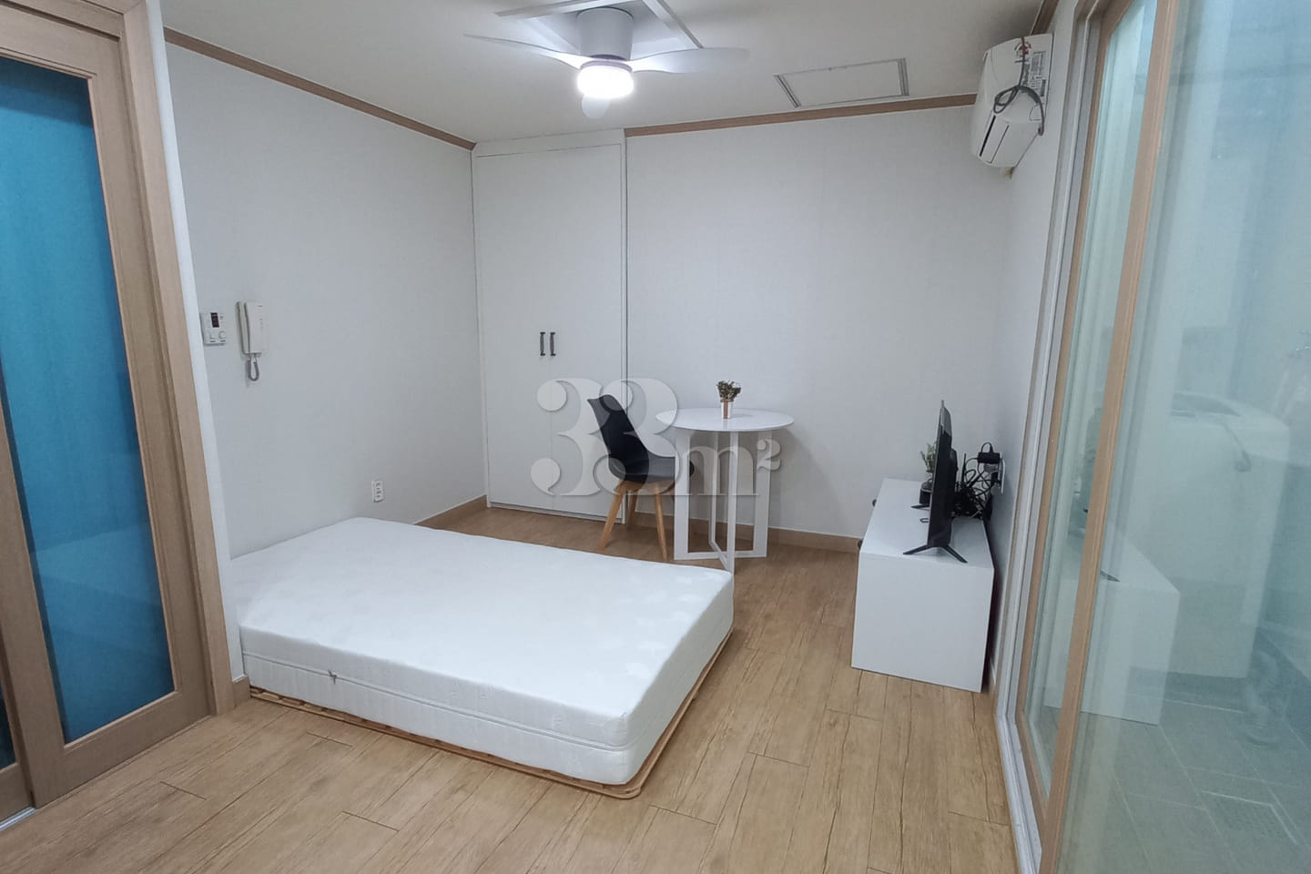 Neat and cozy studio apartment 1th image