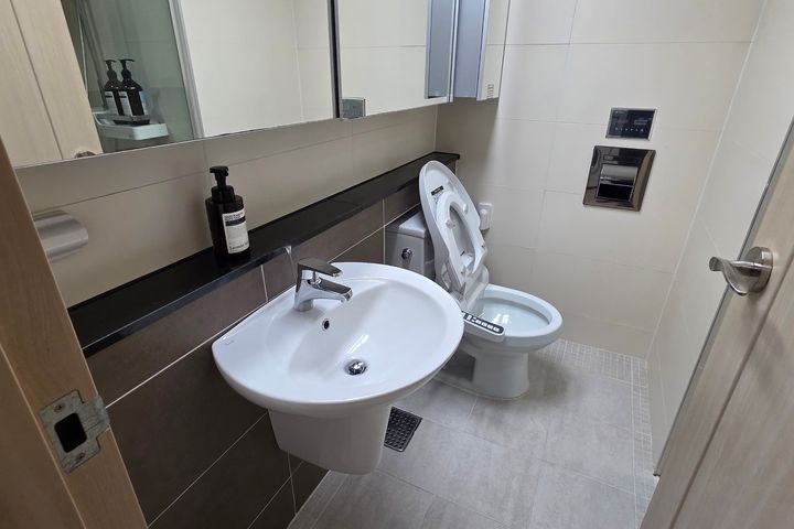 DM A1000 Suite 5th image