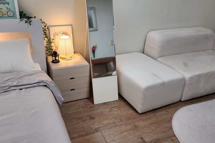 Right by Indeokwon Station Exit 4 2th image