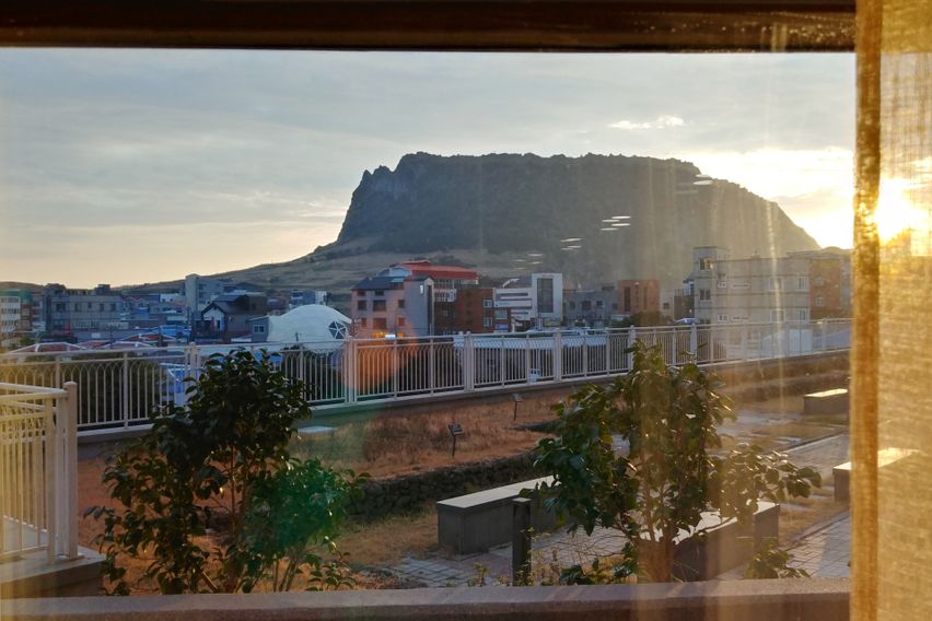 성산일출봉뷰_따라비한달 7번째 이미지