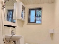 Two-bedroom apartment, 5-minute walk from Ewh 3th image