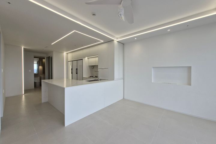 Newly built apartment within walking distance 3th image