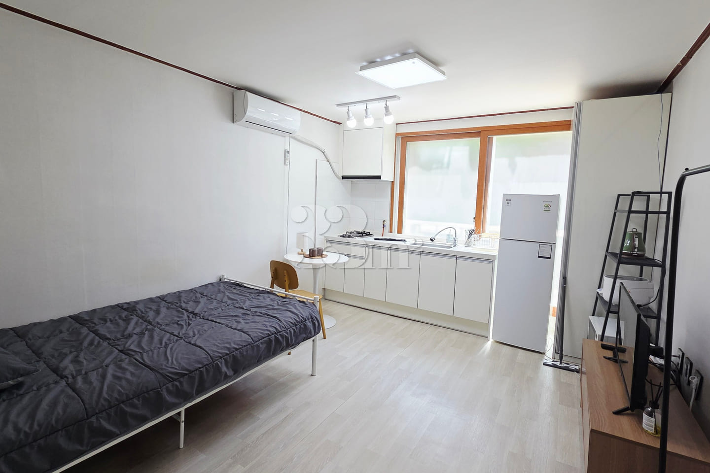Studio with convenient parking 🏠 Unit 203 0th image
