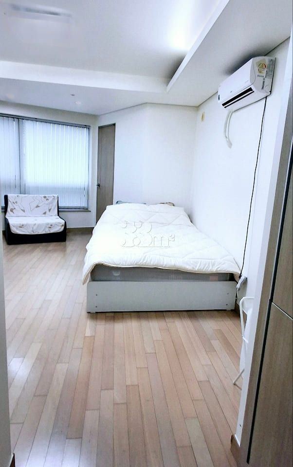 Gwanghwamun / Double Station Area / For 3 peo 4th image