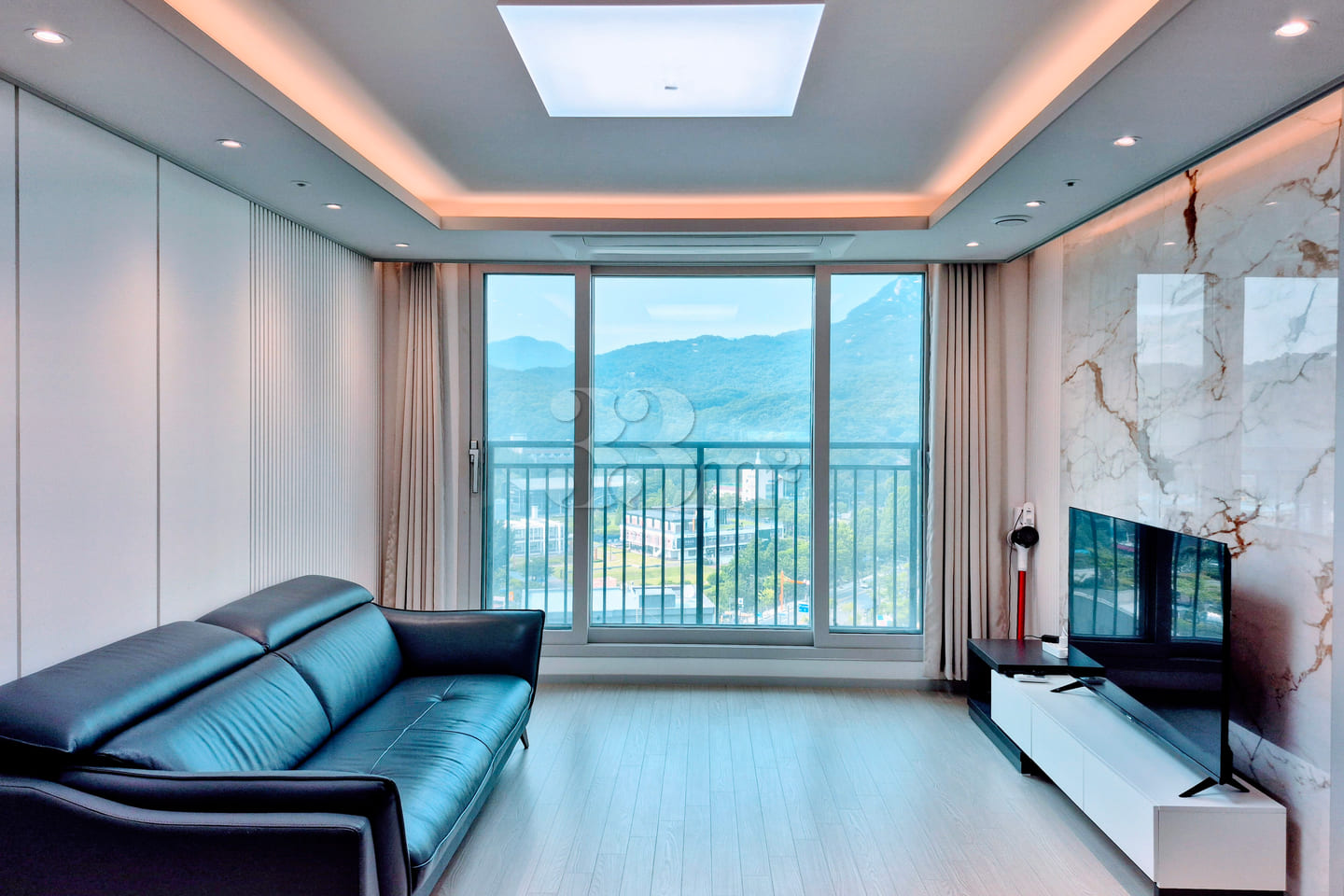 Newly built apartment in Anyang Arts Park 0th image
