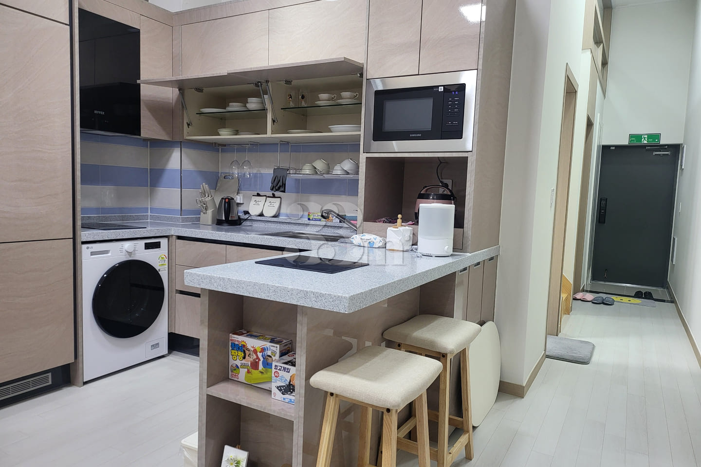 Newly built, fully furnished unit in central  3th image