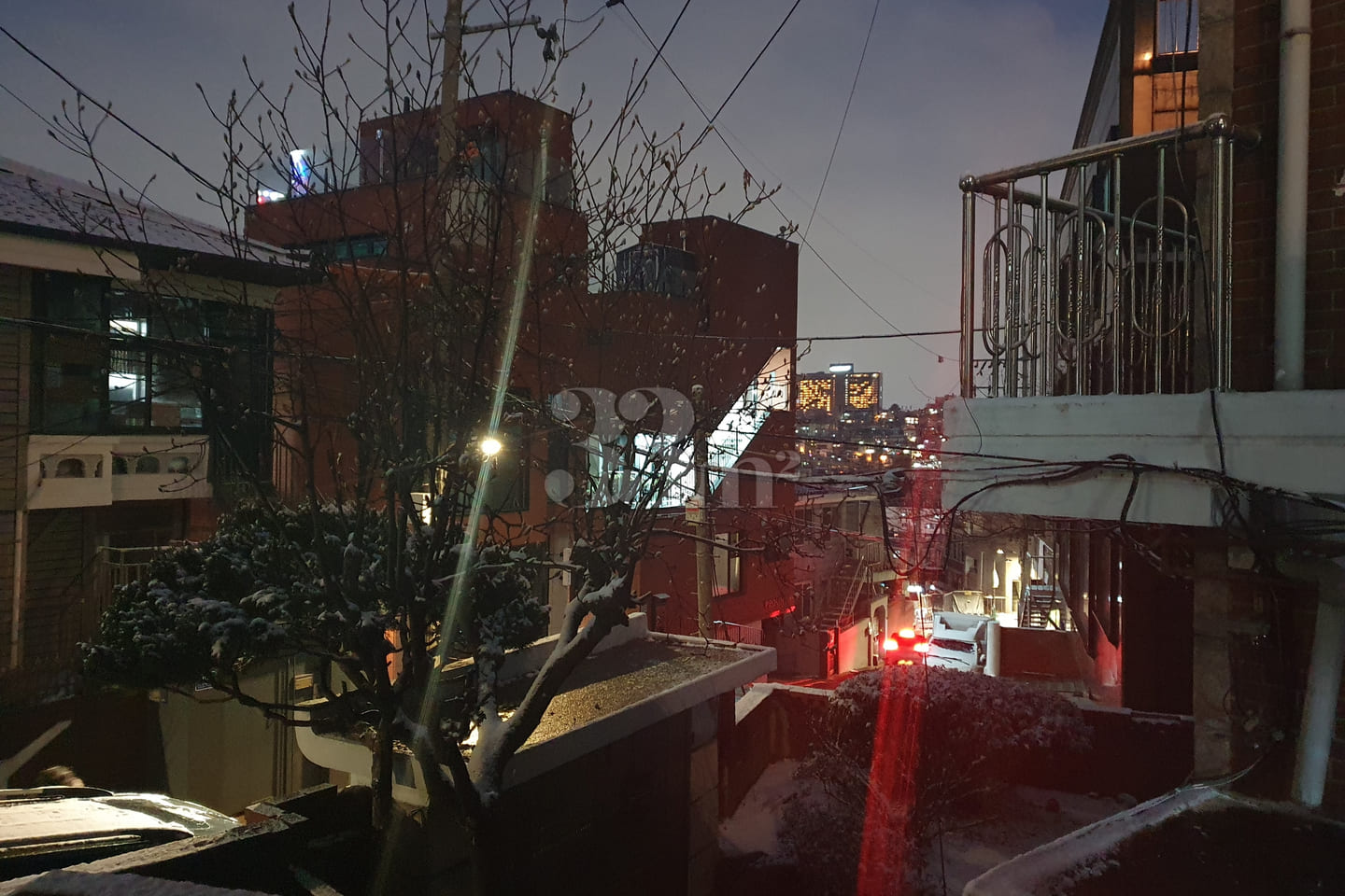 Should I also live in Haebangchon, a popular 18th image