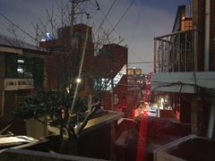 Should I also live in Haebangchon, a popular  18th image