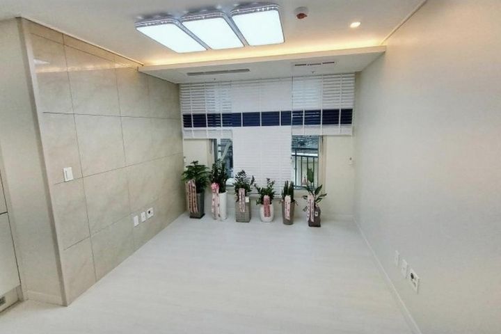 Newly built two-room unit with a terrace and  0th image