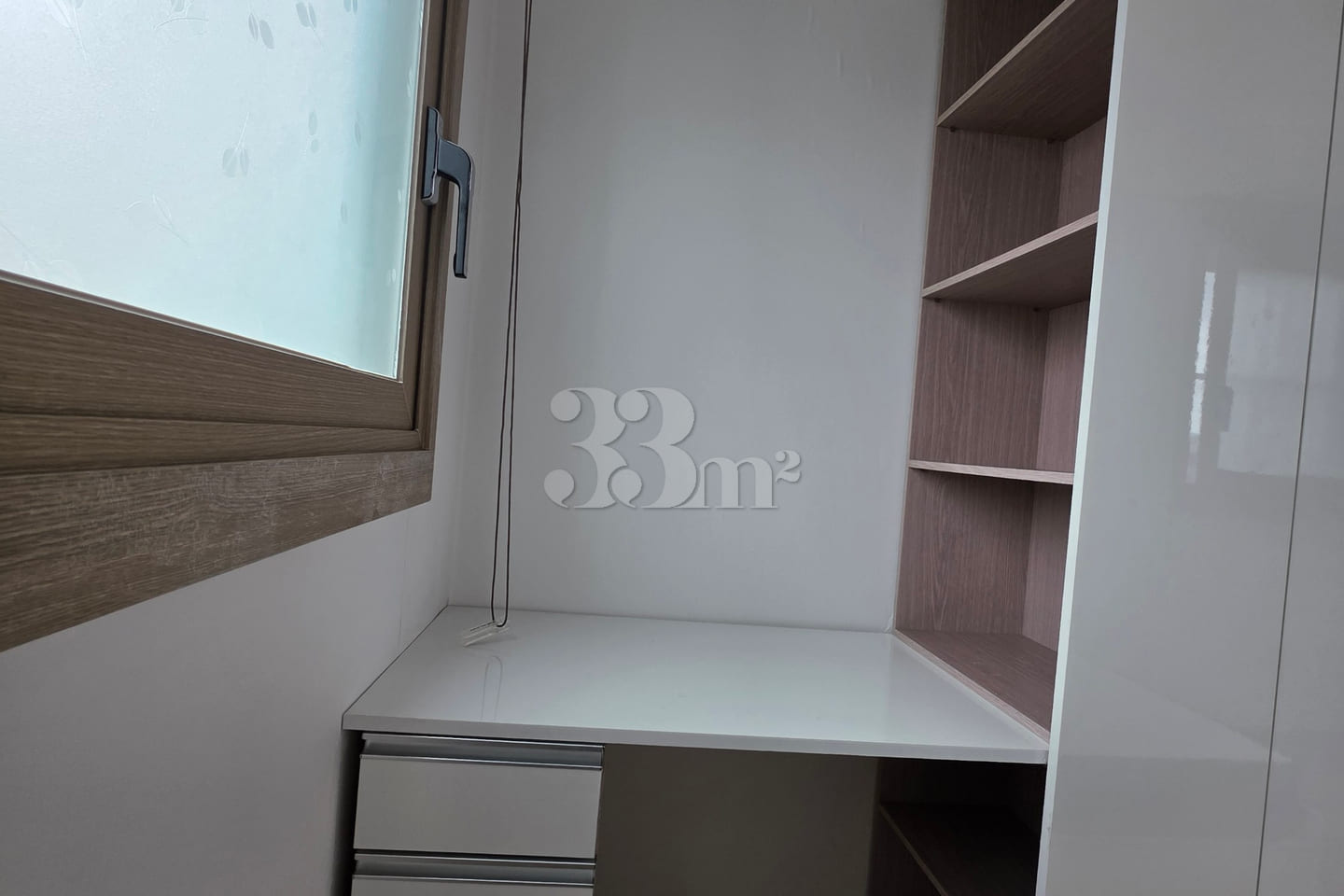 A clean, well-prepared room 2th image