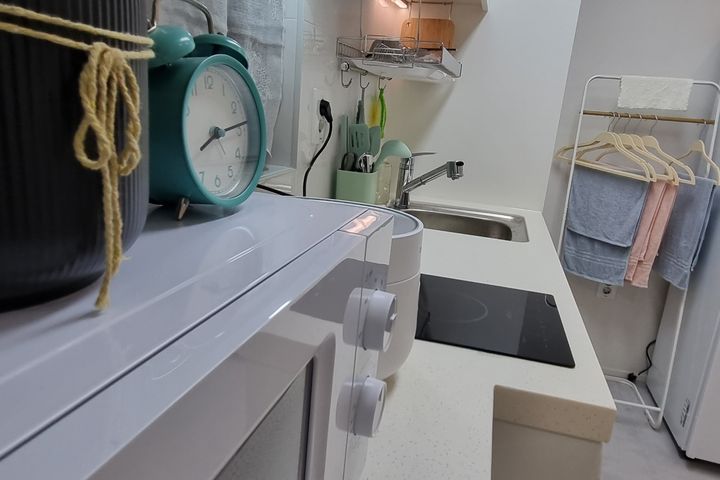 Charming studio apartment 3th image