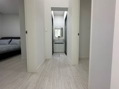 Brand-new two-room unit, parking available. 7th image