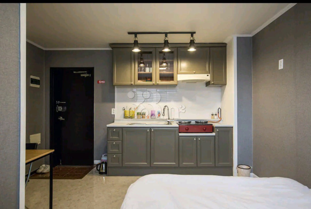 Studio apartment in downtown Jeju City 3th image