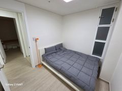 Newly remodeled, fully furnished, 3 rooms 6th image