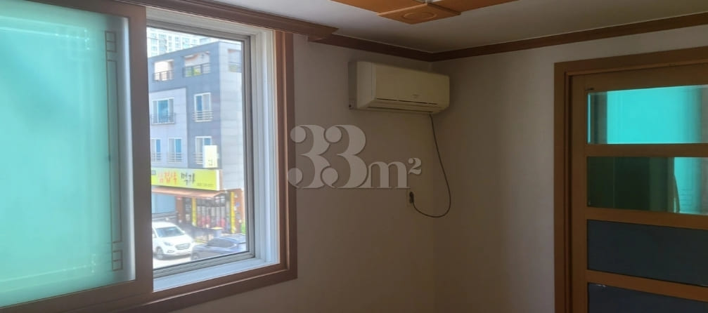Bright studio apartment in Cheongdang-dong 4th image