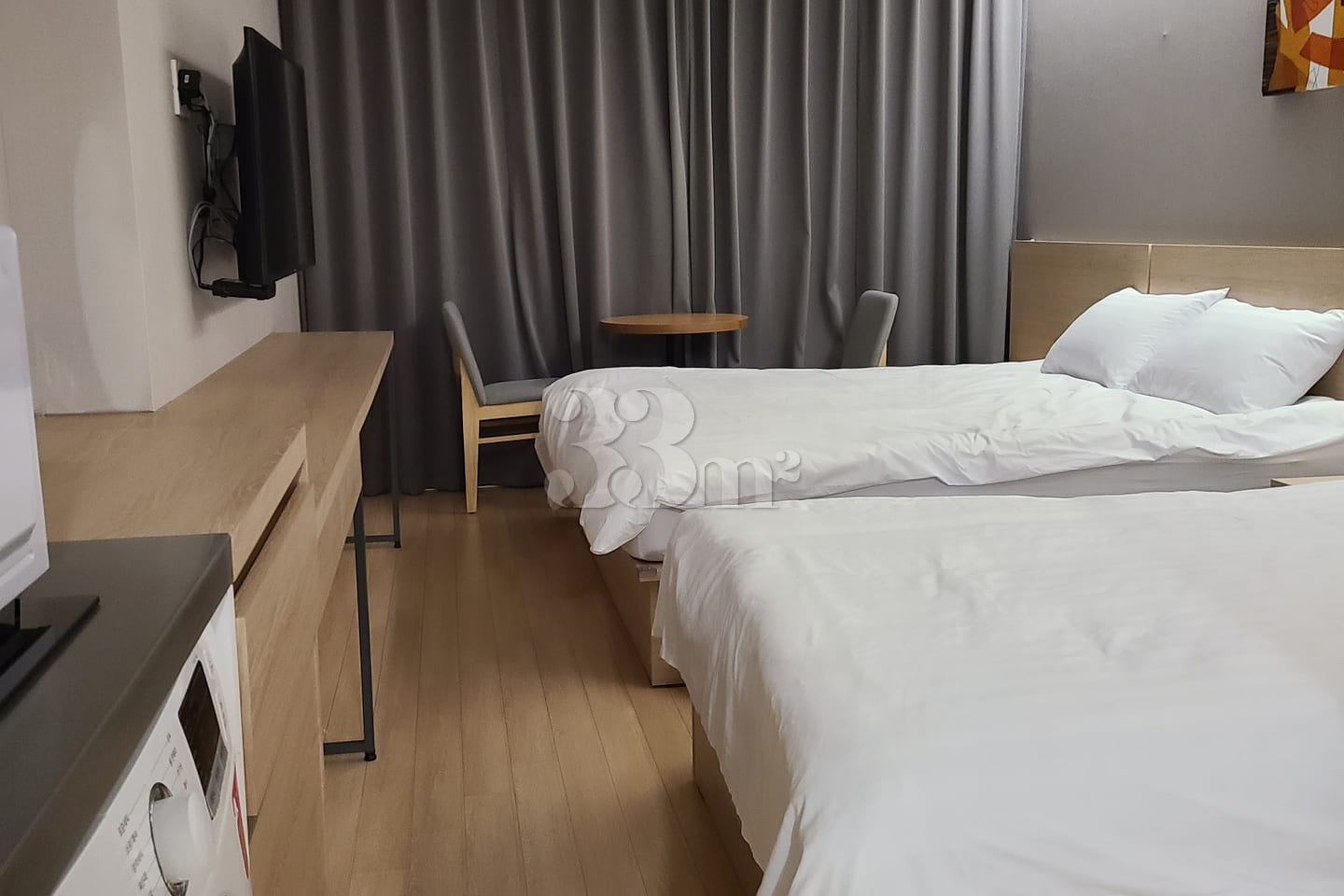 Top-floor hotel-style studio with a view of C 1th image
