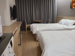 Top-floor hotel-style studio with a view of C 1th image