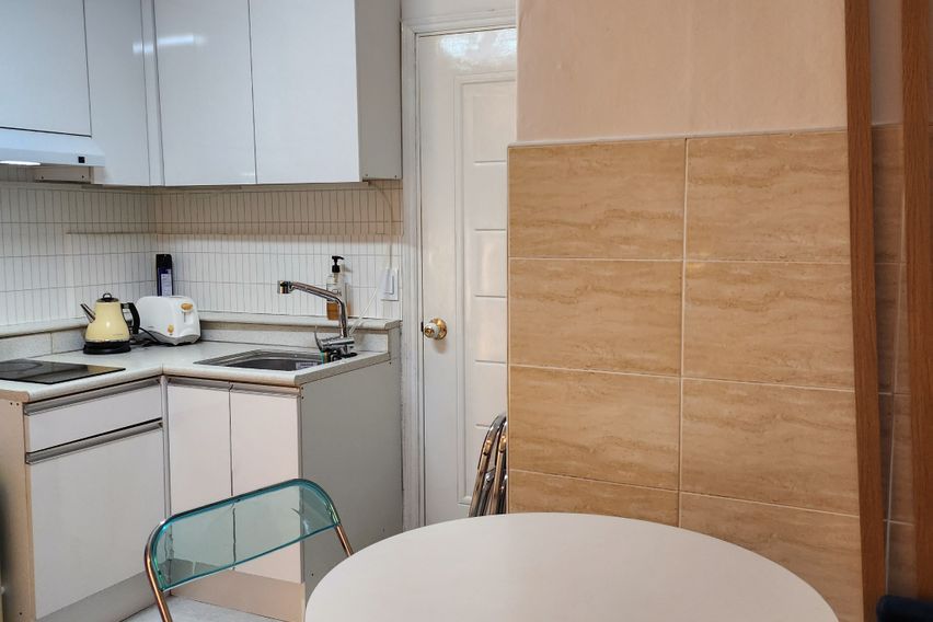 홍대역3분/침대럭셔리