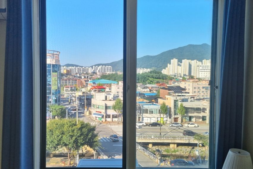 시내 깨끗하고 큰 원룸