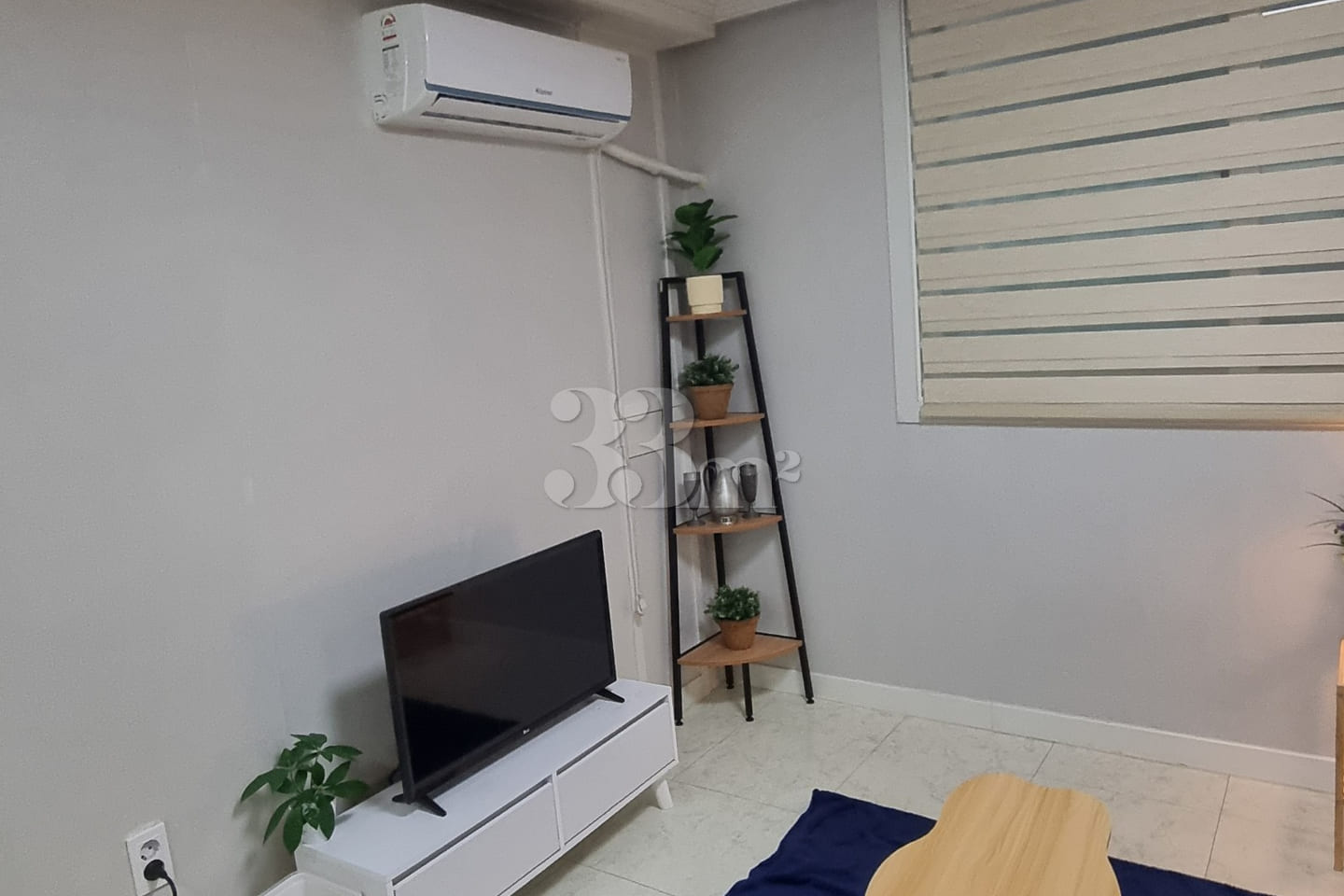 It is a neat, newly built room. 5th image