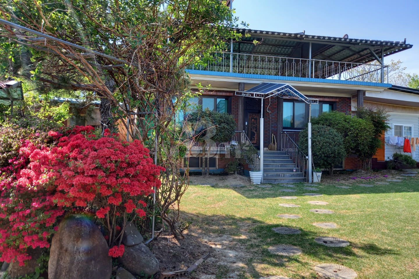 350-pyeong country house 0th image