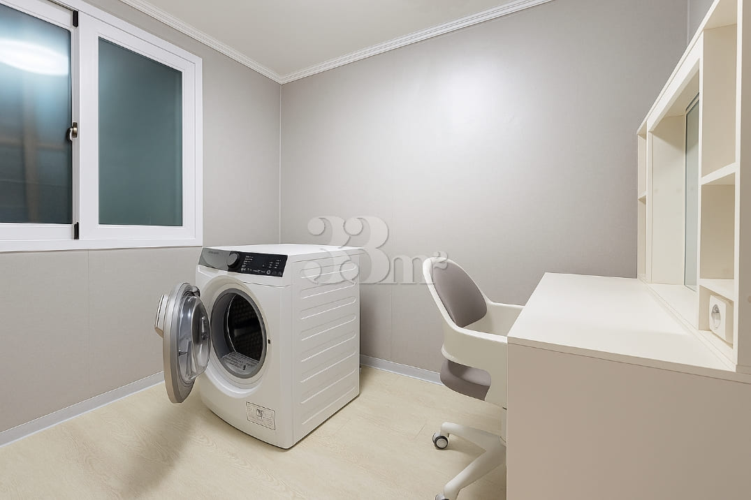 GrayHouse_3-Room 9th image