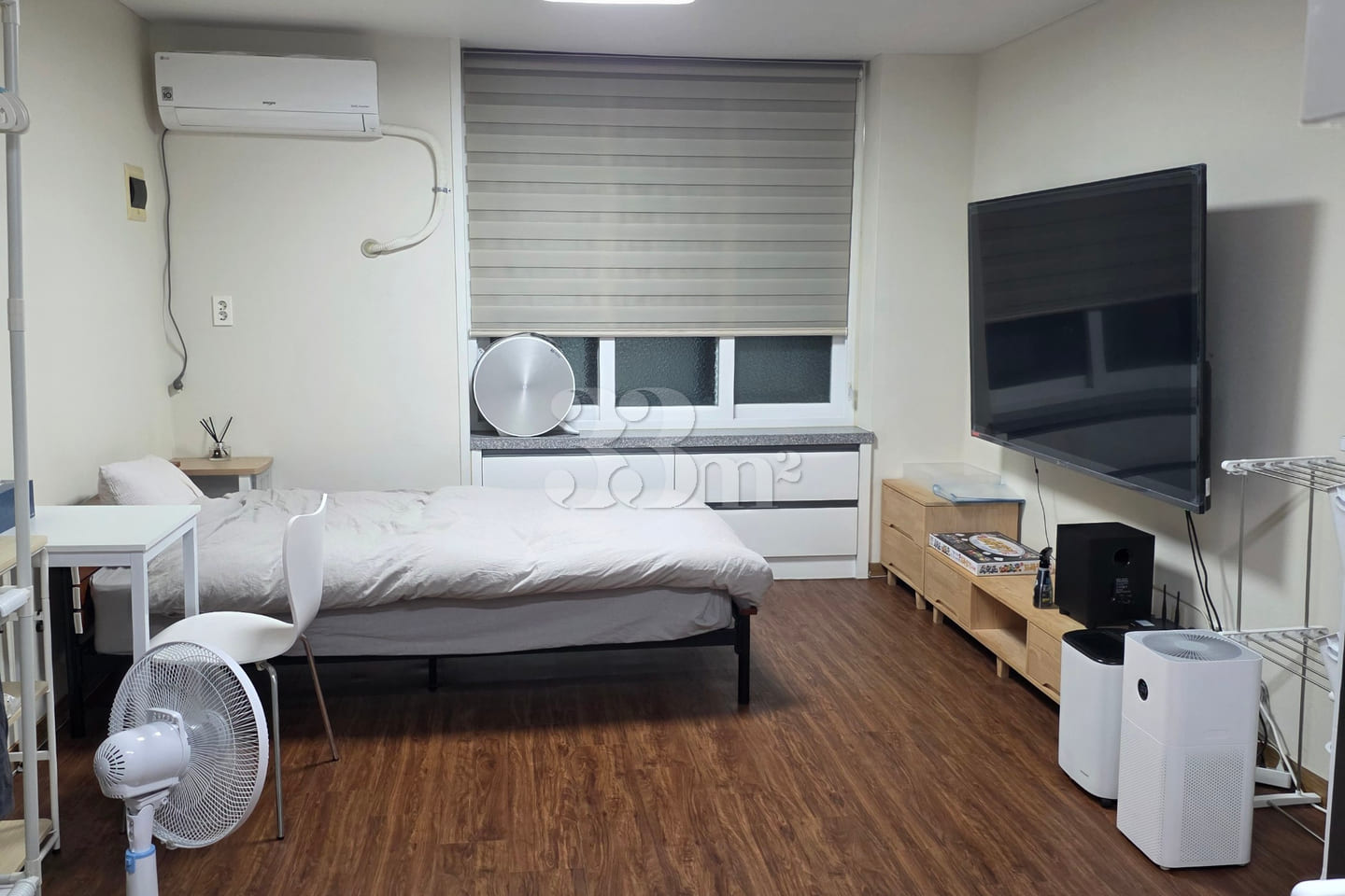 High-end interior and fully equipped 1th image