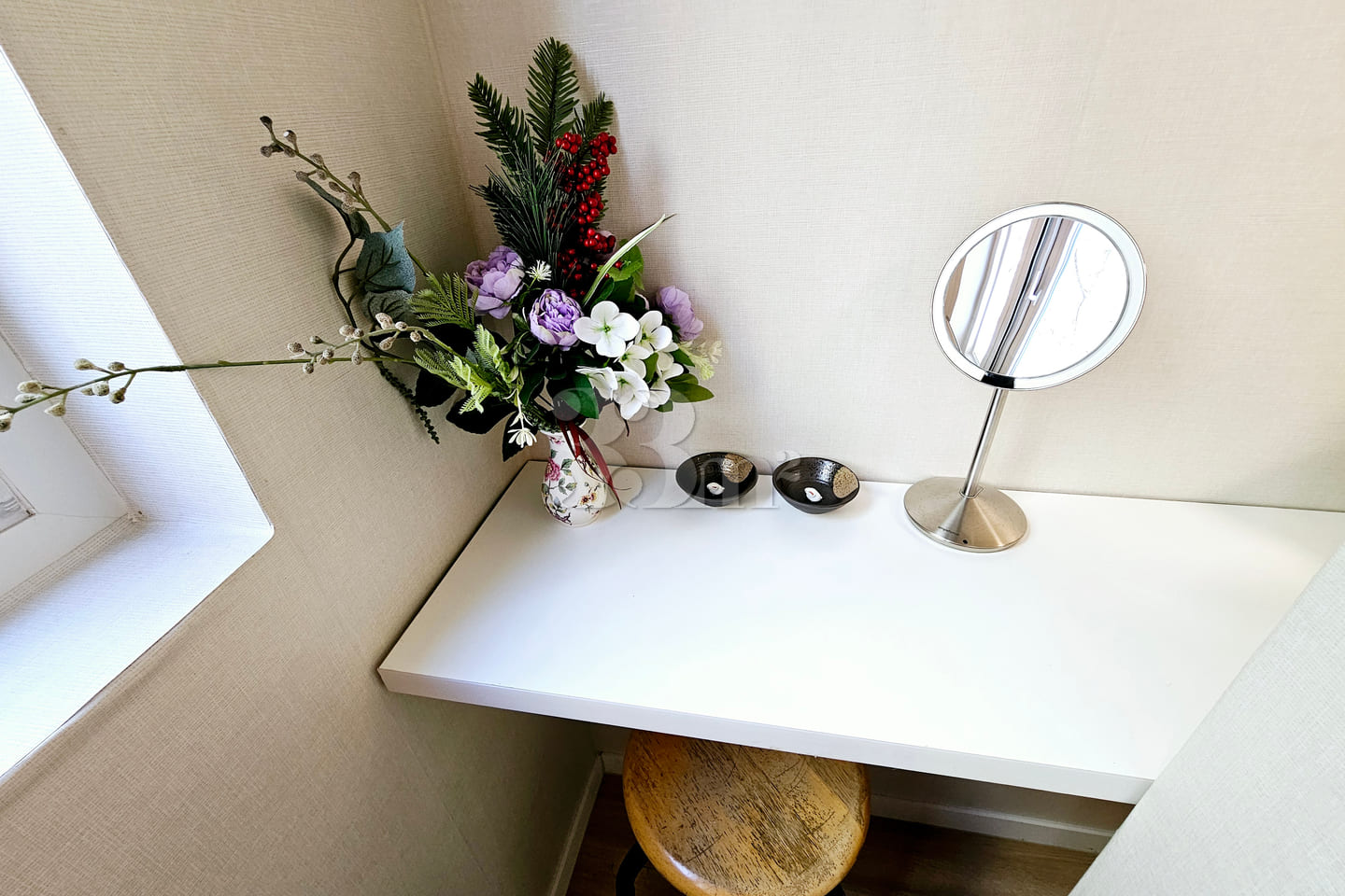 New Luxury Fully Furnished Unit 304 4th image
